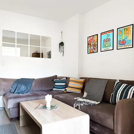 Budget Near Sofias Lions Bridge Appartement *