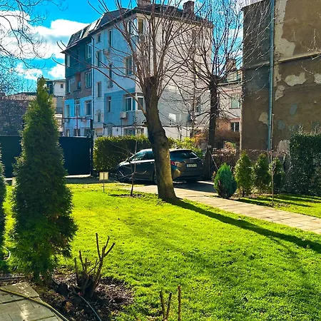 Budget Near Sofias Lions Bridge