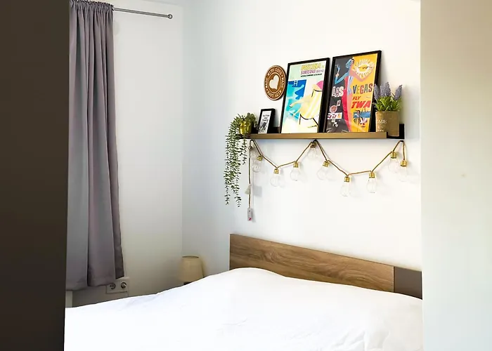 Apartament Budget Near Sofias Lions Bridge *