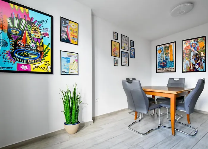 Budget Near Sofias Lions Bridge Apartament