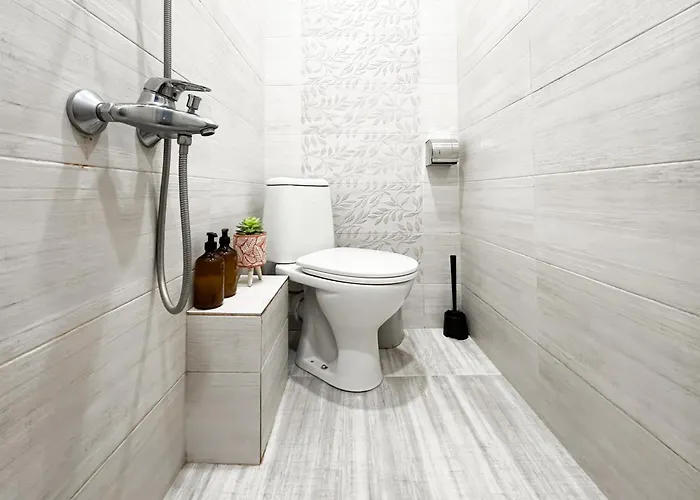 Budget Near Sofias Lions Bridge Apartament