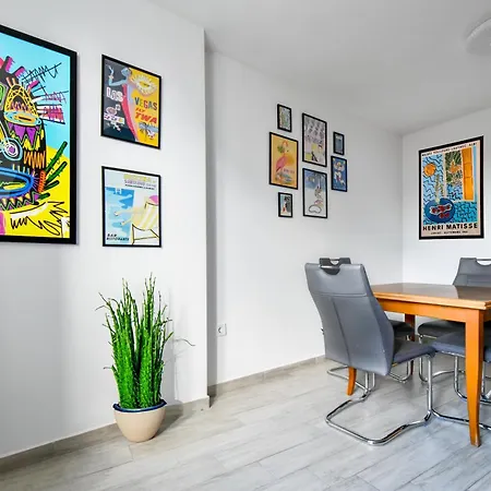 Budget Near Sofias Lions Bridge Апартаменты